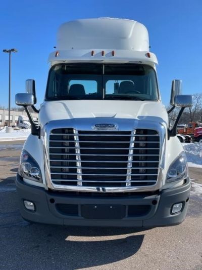 USED 2016 FREIGHTLINER CASCADIA 113 DAYCAB TRUCK #$vid