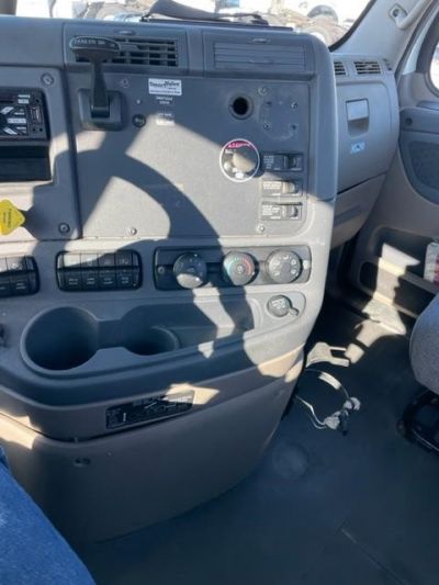 USED 2016 FREIGHTLINER CASCADIA 113 DAYCAB TRUCK #$vid