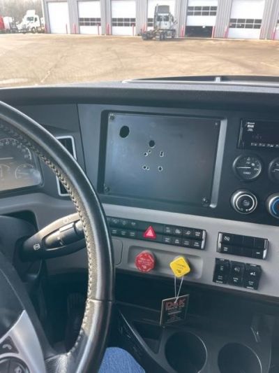 USED 2019 FREIGHTLINER CASCADIA 126 SLEEPER TRUCK #$vid