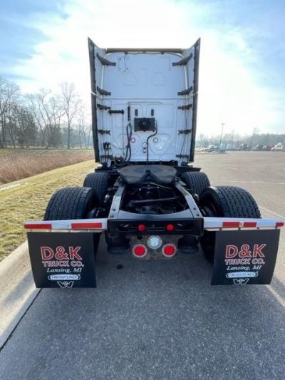 USED 2019 FREIGHTLINER CASCADIA 126 SLEEPER TRUCK #$vid