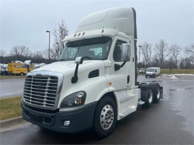 USED 2017 FREIGHTLINER CASCADIA 125 DAYCAB TRUCK #$vid