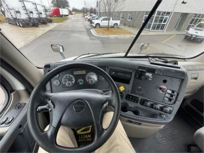 USED 2017 FREIGHTLINER CASCADIA 125 DAYCAB TRUCK #$vid