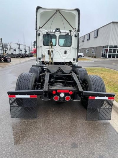 USED 2017 FREIGHTLINER CASCADIA 125 DAYCAB TRUCK #$vid
