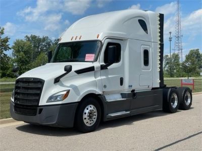 USED 2018 FREIGHTLINER CASCADIA 126 SLEEPER TRUCK #$vid