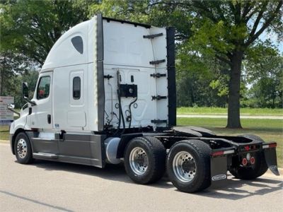 USED 2018 FREIGHTLINER CASCADIA 126 SLEEPER TRUCK #$vid