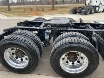 USED 2018 FREIGHTLINER CASCADIA 126 DAYCAB TRUCK #$vid