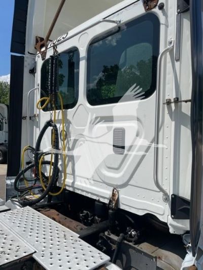 USED 2016 FREIGHTLINER CASCADIA 113 DAYCAB TRUCK #$vid