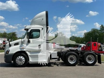 USED 2016 FREIGHTLINER CASCADIA 113 DAYCAB TRUCK #$vid