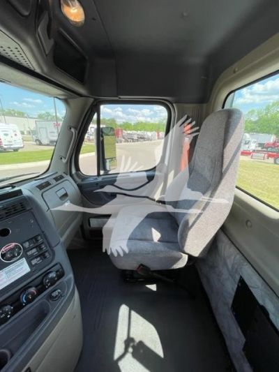 USED 2016 FREIGHTLINER CASCADIA 113 DAYCAB TRUCK #$vid