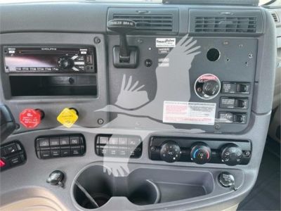 USED 2016 FREIGHTLINER CASCADIA 113 DAYCAB TRUCK #$vid