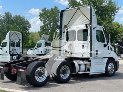 USED 2016 FREIGHTLINER CASCADIA 113 DAYCAB TRUCK #$vid