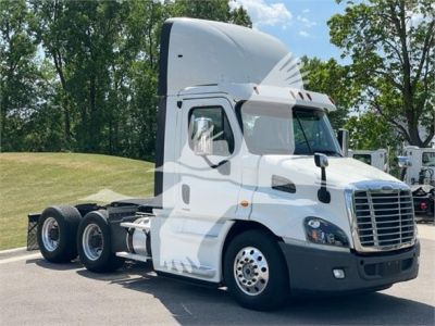 USED 2016 FREIGHTLINER CASCADIA 113 DAYCAB TRUCK #$vid