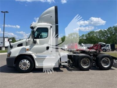 USED 2016 FREIGHTLINER CASCADIA 113 DAYCAB TRUCK #$vid