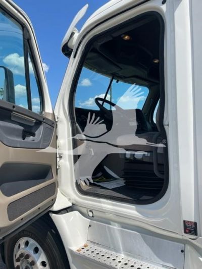 USED 2016 FREIGHTLINER CASCADIA 113 DAYCAB TRUCK #$vid
