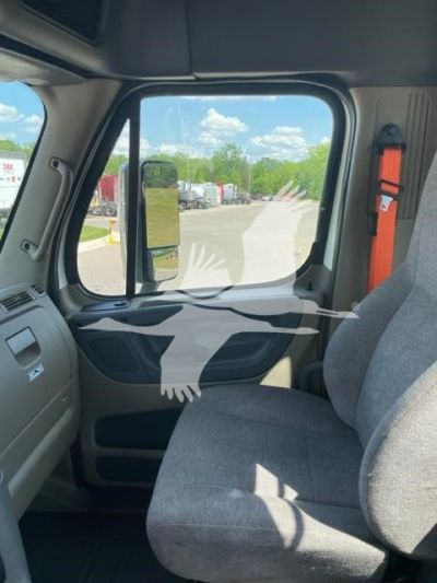 USED 2016 FREIGHTLINER CASCADIA 113 DAYCAB TRUCK #$vid