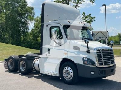 USED 2016 FREIGHTLINER CASCADIA 113 DAYCAB TRUCK #$vid