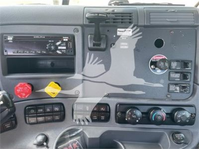 USED 2016 FREIGHTLINER CASCADIA 113 DAYCAB TRUCK #$vid