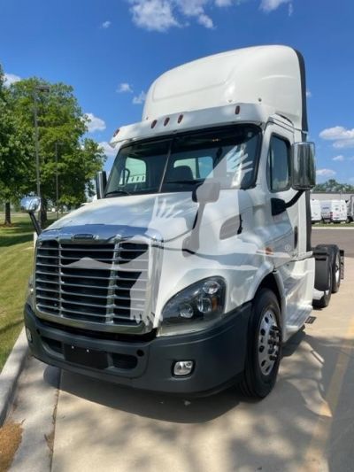 USED 2016 FREIGHTLINER CASCADIA 113 DAYCAB TRUCK #$vid