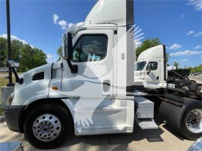 USED 2016 FREIGHTLINER CASCADIA 113 DAYCAB TRUCK #$vid