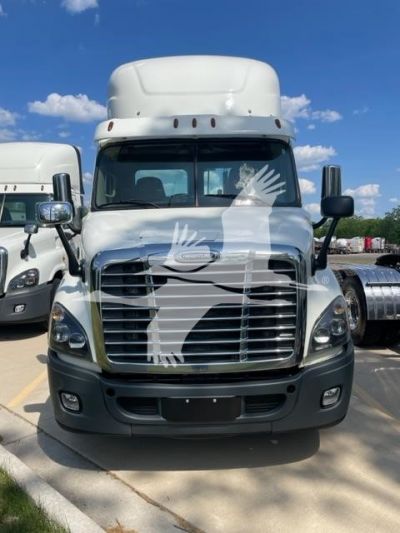 USED 2016 FREIGHTLINER CASCADIA 113 DAYCAB TRUCK #$vid