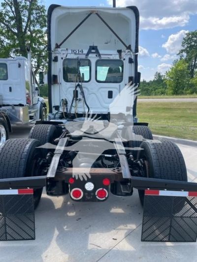 USED 2016 FREIGHTLINER CASCADIA 113 DAYCAB TRUCK #$vid