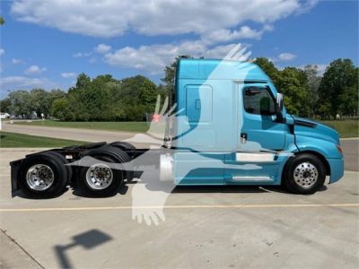 USED 2021 FREIGHTLINER CASCADIA 126 SLEEPER TRUCK #$vid