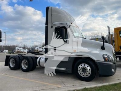 USED 2019 FREIGHTLINER CASCADIA 125 DAYCAB TRUCK #$vid