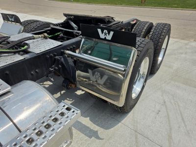 USED 2022 WESTERN STAR 49X SLEEPER TRUCK #$vid