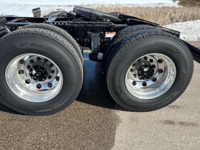 NEW 2025 FREIGHTLINER CASCADIA 126 DAYCAB TRUCK #$vid
