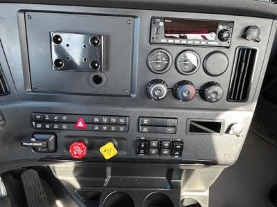 NEW 2025 FREIGHTLINER CASCADIA 126 DAYCAB TRUCK #$vid