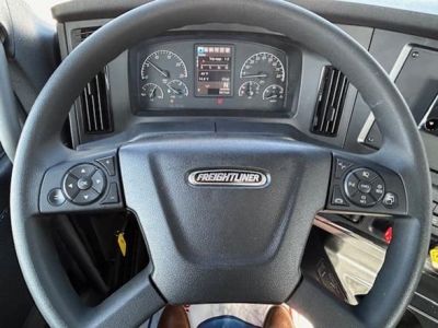 NEW 2025 FREIGHTLINER CASCADIA 126 DAYCAB TRUCK #$vid