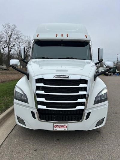 USED 2022 FREIGHTLINER CASCADIA 126 SLEEPER TRUCK #$vid