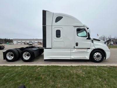 USED 2022 FREIGHTLINER CASCADIA 126 SLEEPER TRUCK #$vid