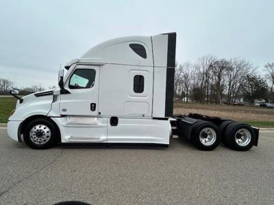 USED 2022 FREIGHTLINER CASCADIA 126 SLEEPER TRUCK #$vid