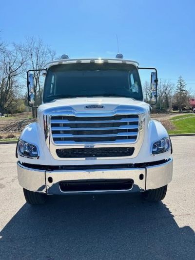 NEW 2025 FREIGHTLINER BUSINESS CLASS M2 112 CAB CHASSIS TRUCK #$vid