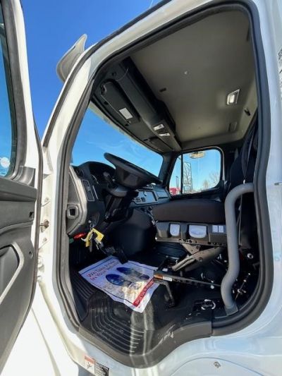 NEW 2025 FREIGHTLINER BUSINESS CLASS M2 112 CAB CHASSIS TRUCK #$vid