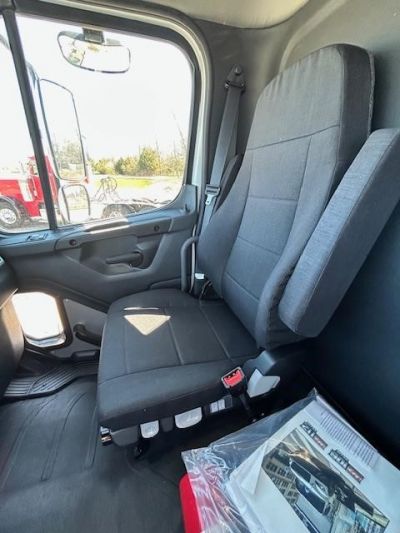 NEW 2025 FREIGHTLINER BUSINESS CLASS M2 112 CAB CHASSIS TRUCK #$vid
