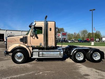 USED 2016 FREIGHTLINER 122SD DAYCAB TRUCK #$vid