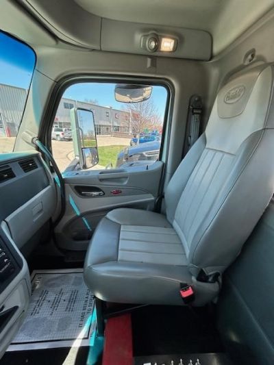 USED 2019 PETERBILT 567 DAYCAB TRUCK #$vid