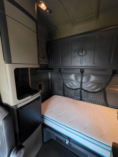 USED 2014 FREIGHTLINER CASCADIA 125 EVOLUTION SLEEPER TRUCK #$vid