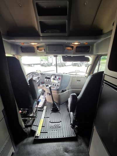 USED 2014 FREIGHTLINER CASCADIA 125 EVOLUTION SLEEPER TRUCK #$vid