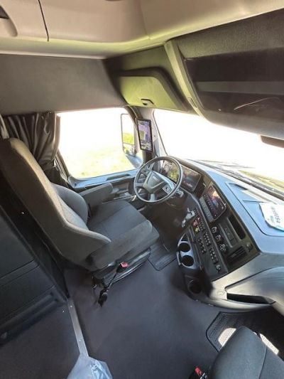 NEW 2026 FREIGHTLINER CASCADIA 126 SLEEPER TRUCK #$vid