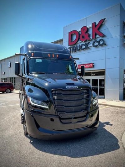 NEW 2026 FREIGHTLINER CASCADIA 126 SLEEPER TRUCK #$vid