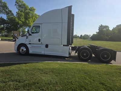 NEW 2026 FREIGHTLINER CASCADIA 126 SLEEPER TRUCK #$vid