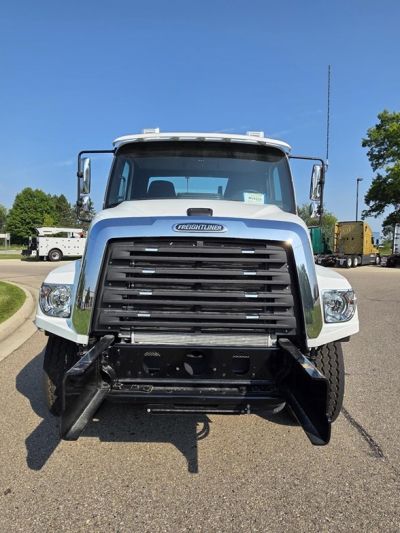 NEW 2026 FREIGHTLINER 114SD CAB CHASSIS TRUCK #$vid