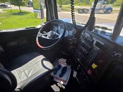 USED 2022 WESTERN STAR 4900EX SLEEPER TRUCK #$vid