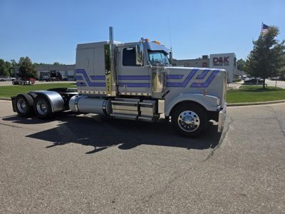 USED 2022 WESTERN STAR 4900EX SLEEPER TRUCK #$vid