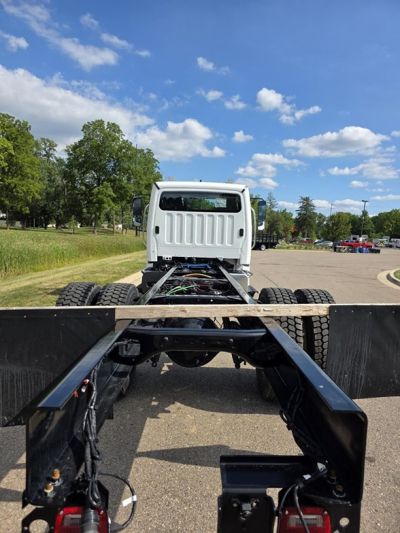 NEW 2025 FREIGHTLINER BUSINESS CLASS M2 106 PL CAB CHASSIS TRUCK #$vid
