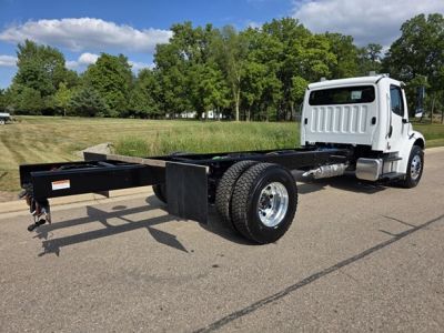 NEW 2025 FREIGHTLINER BUSINESS CLASS M2 106 PL CAB CHASSIS TRUCK #$vid