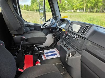NEW 2025 FREIGHTLINER BUSINESS CLASS M2 106 PL CAB CHASSIS TRUCK #$vid